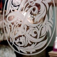Acid Etched vs. Sandblasted Glass – What’s the Difference?